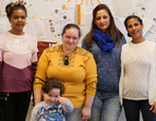 Gruppenbild der Teilnehmenden: vier weibliche Personen und ein Kind 
˜ Bildnachweis: © eventfive GmbH